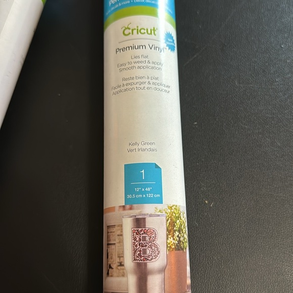 Cricut Vinyl sheets // mixed colors, details and dimensions in the pictures - Picture 3 of 7